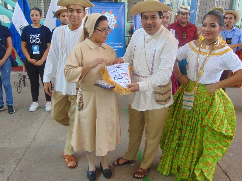 FESTIVAL FOLKLORICO CUSCATLÁN EL SALVADOR